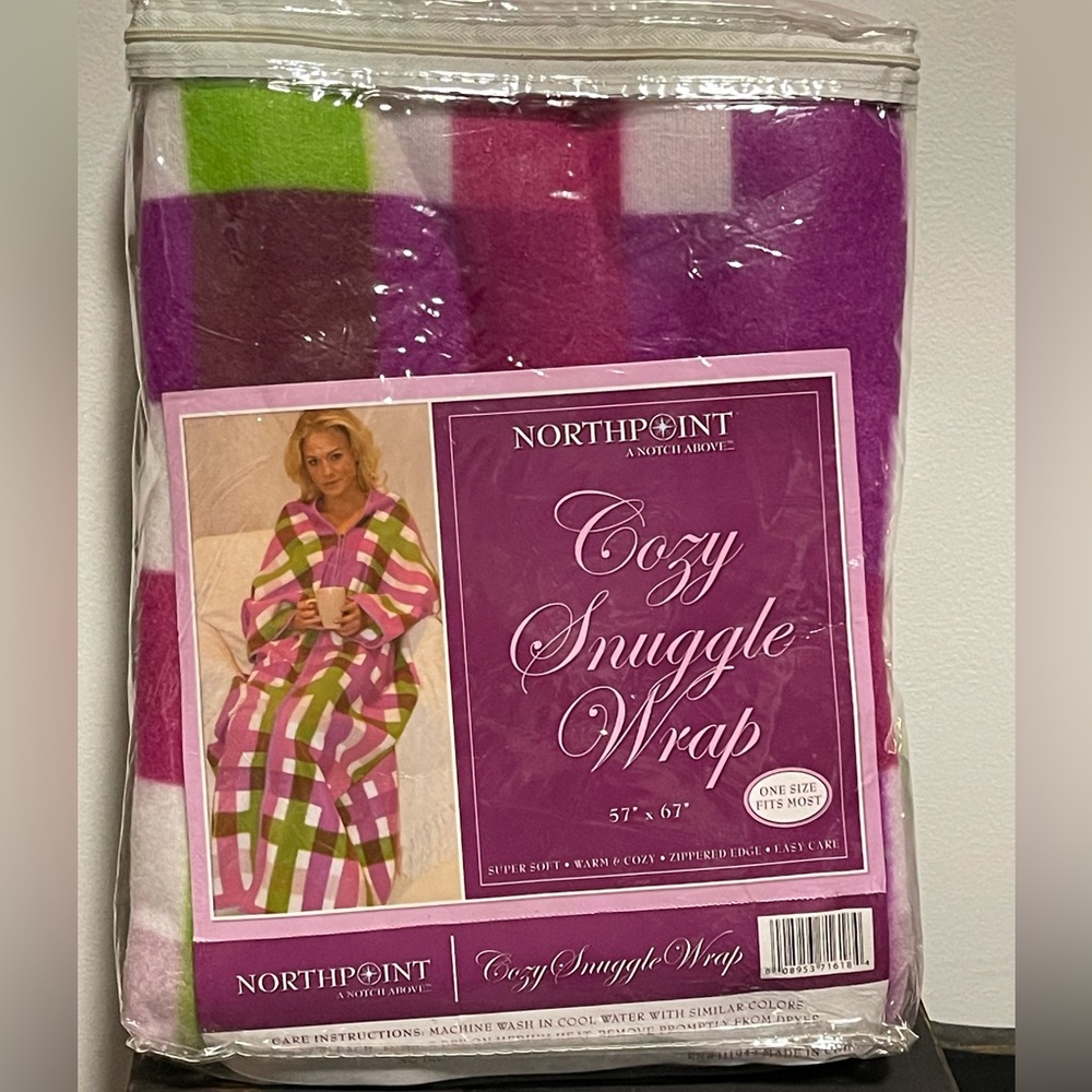 Northpoint NEW Zippered 57” x 67” Snuggle Wrap Blanket Cozy Home Camping Travel